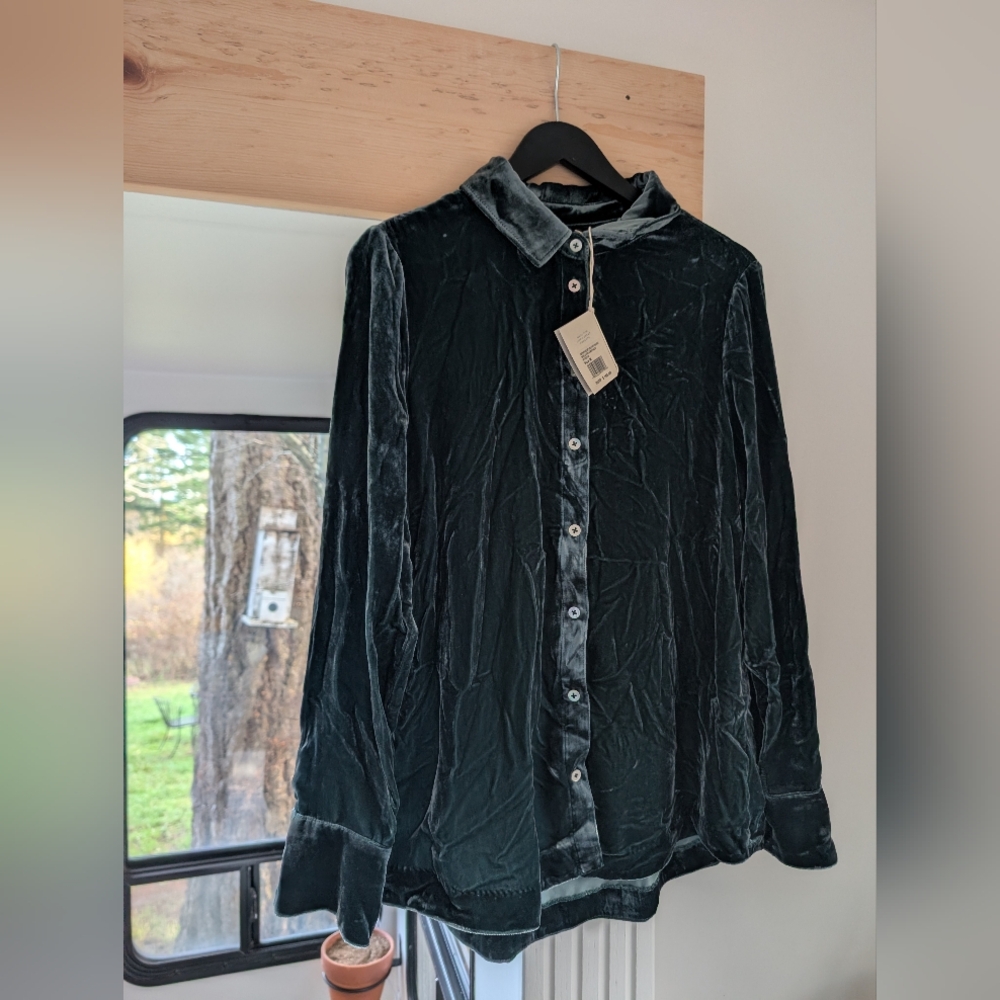 NWT Faherty Women's Velvet Long Sleeve Button Down Shirt - Dark Green